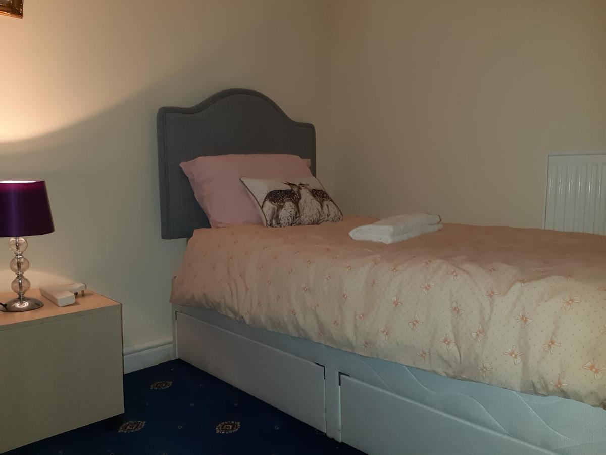 Phoenix Nights Guest House Barrow-in-Furness Ngoại thất bức ảnh