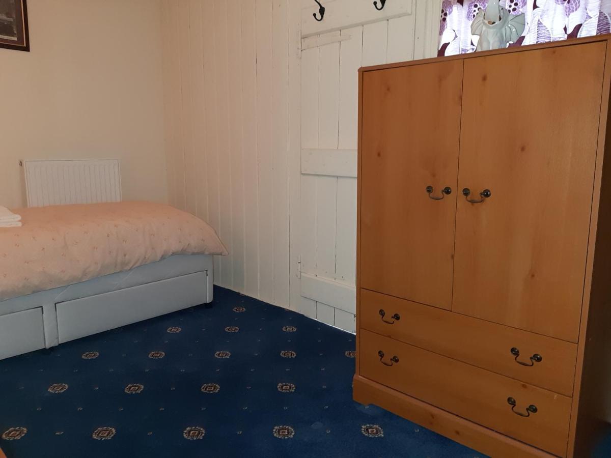 Phoenix Nights Guest House Barrow-in-Furness Ngoại thất bức ảnh