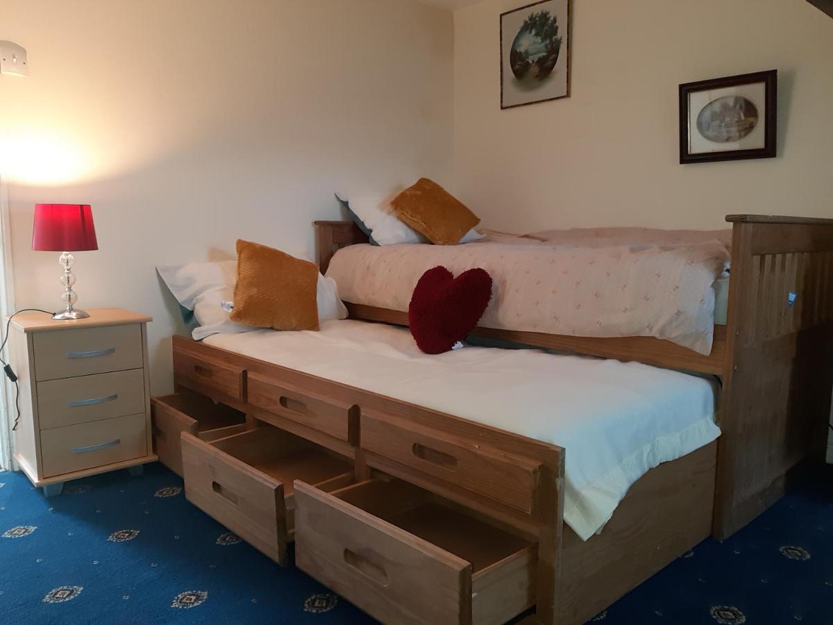 Phoenix Nights Guest House Barrow-in-Furness Ngoại thất bức ảnh
