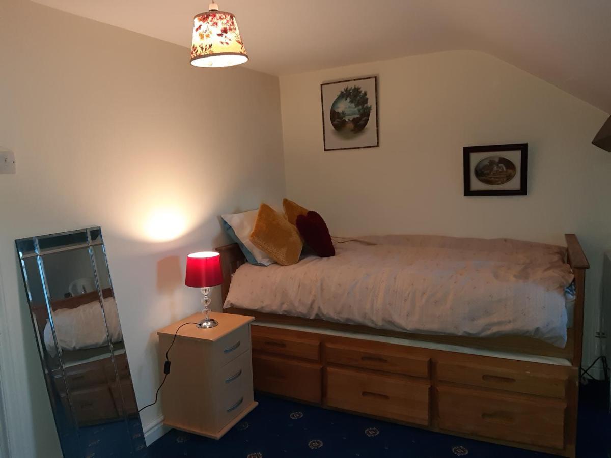 Phoenix Nights Guest House Barrow-in-Furness Ngoại thất bức ảnh