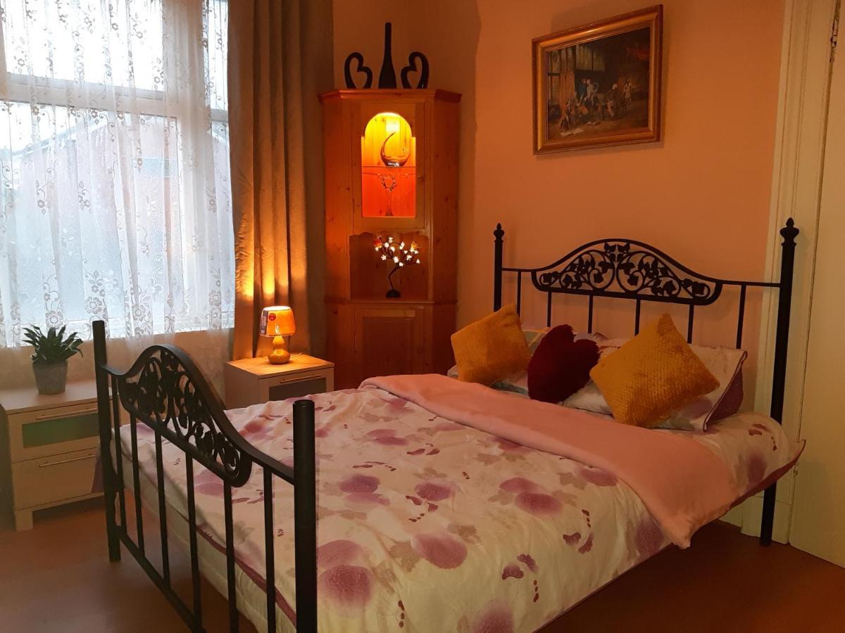 Phoenix Nights Guest House Barrow-in-Furness Ngoại thất bức ảnh