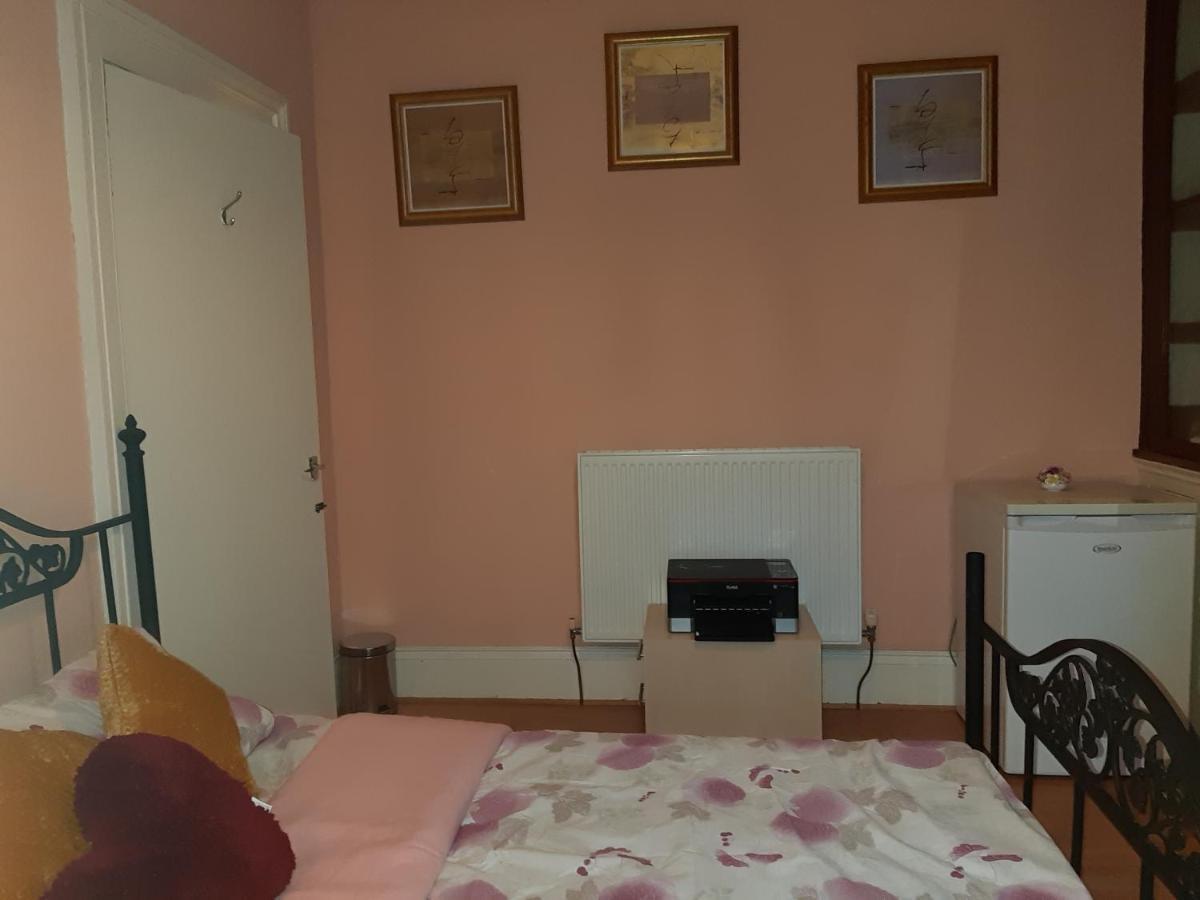 Phoenix Nights Guest House Barrow-in-Furness Ngoại thất bức ảnh