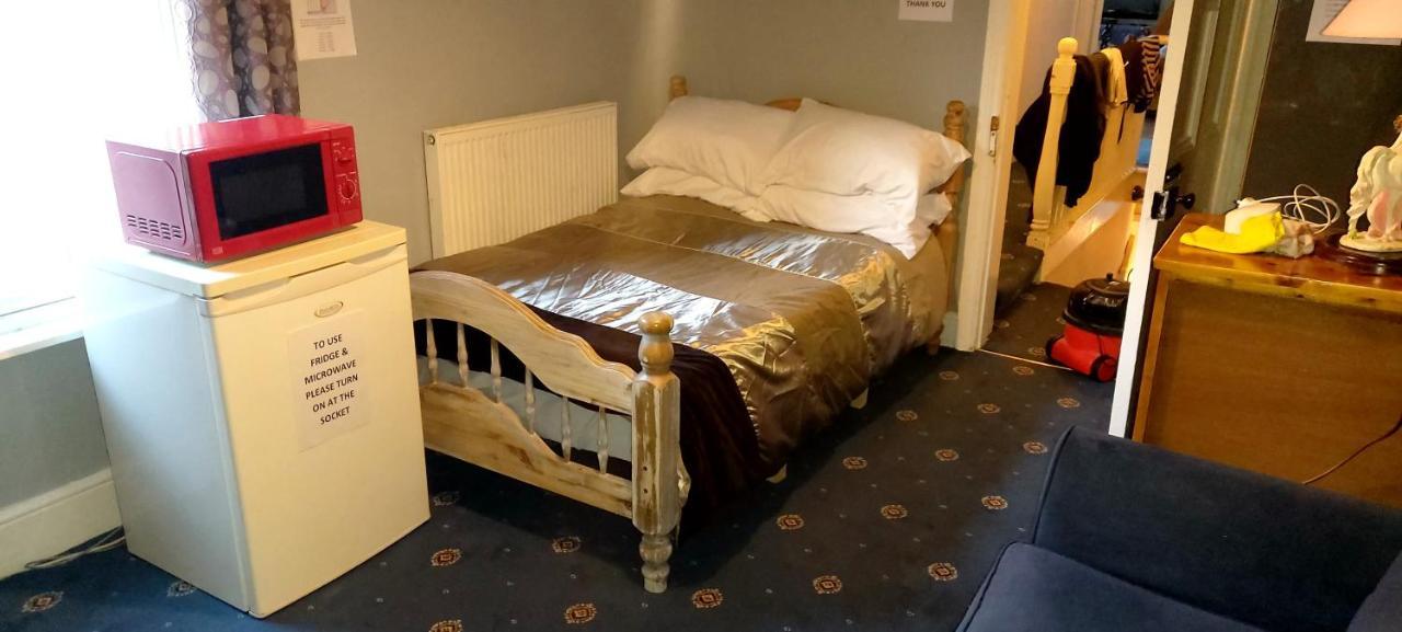 Phoenix Nights Guest House Barrow-in-Furness Ngoại thất bức ảnh